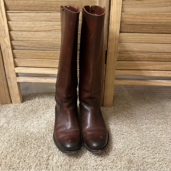 Frye Melissa Stud Back Zip Boots in brown size 6 - Picture 3 of 14